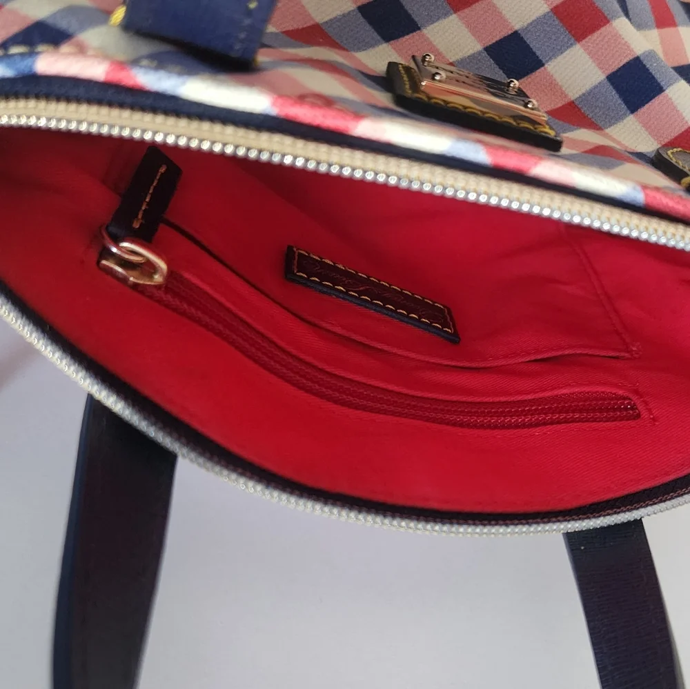 Cute Dooney & Bourke Plaid Small Bag. - Picture 10 of 10